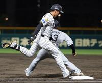 ５回、立石は遊撃内野安打を放ち、一塁に駆け込む（撮影・坂部計介）