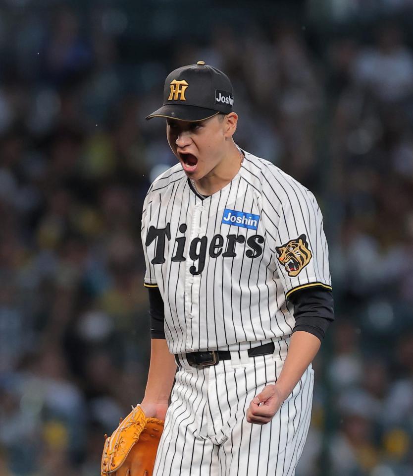 １回、エンカーナシオンを三振に仕留め、ほえる大竹（撮影・西田忠信）