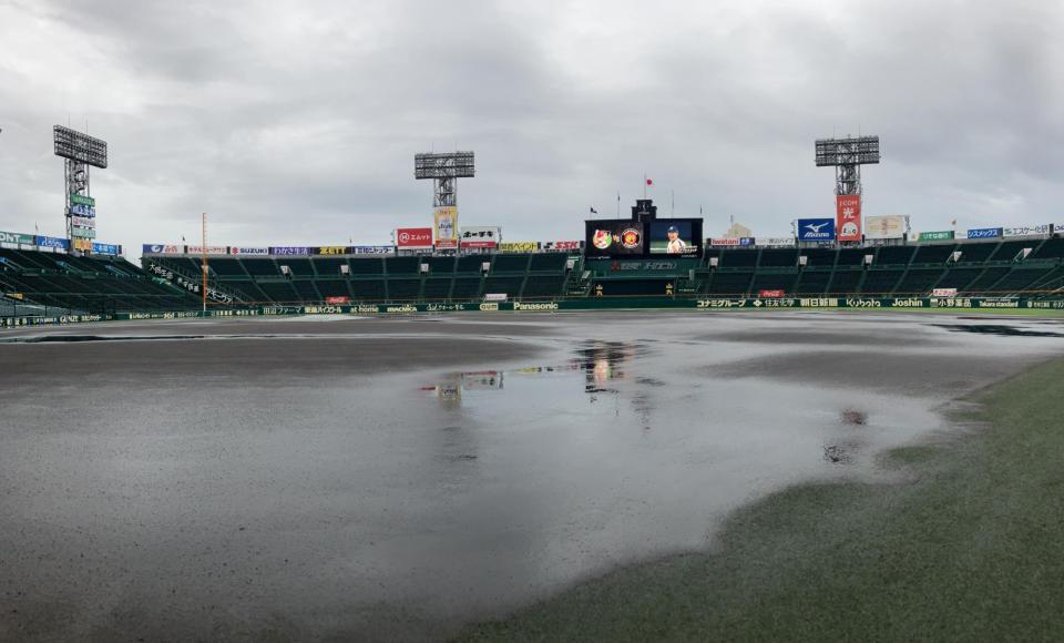 昼過ぎの甲子園グラウンド（撮影・西田忠信）