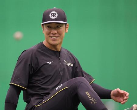 １軍の合流し笑顔を見せる豊田（撮影・西田忠信）