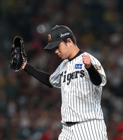 ３回を無失点に抑えベンチに戻る高橋（撮影・西田忠信）