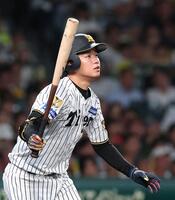 ５回、二塁打を放つ高橋（撮影・西田忠信）