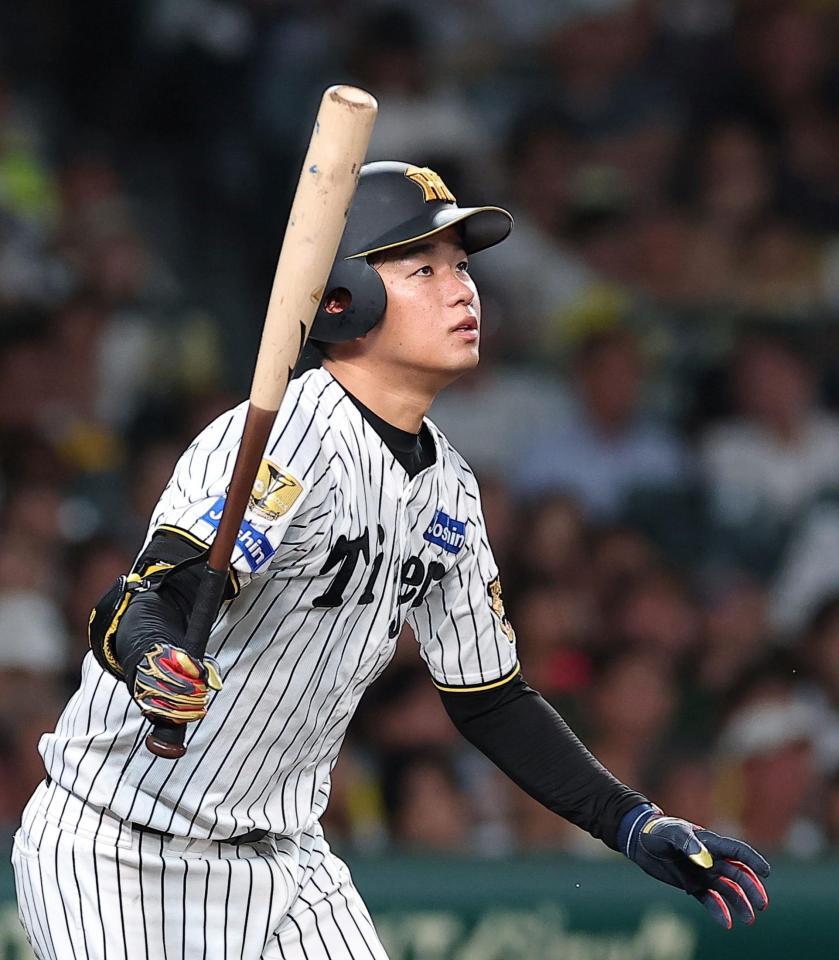 ５回、二塁打を放つ高橋（撮影・西田忠信）