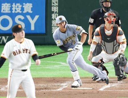　３回、竹丸から左前打を放つ立石（撮影・金田祐二）