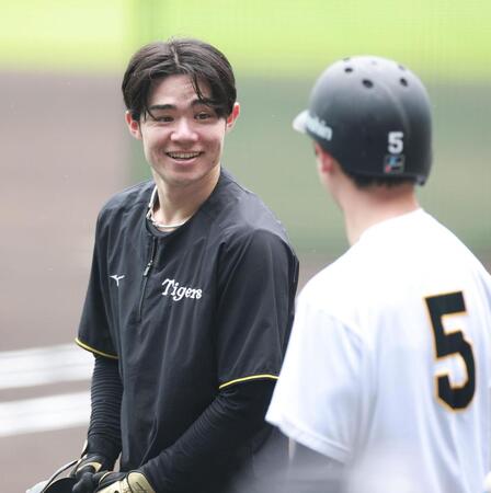 笑顔を見せる中野（撮影・西田忠信）
