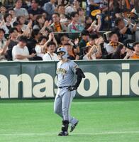 ９回、三ゴロ併殺打に倒れる森下（撮影・金田祐二）