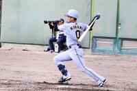３回、右前適時打を放つ木浪