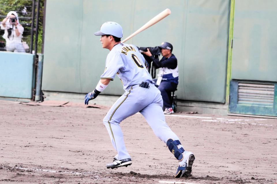 ３回、右前適時打を放つ木浪