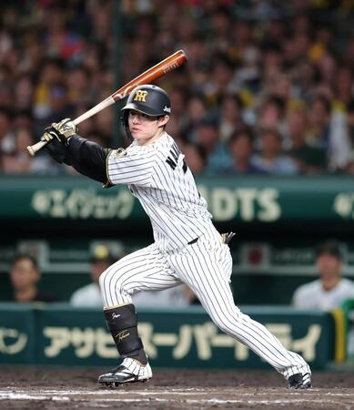 ９回、左前打を放つ中野（撮影・山口登）