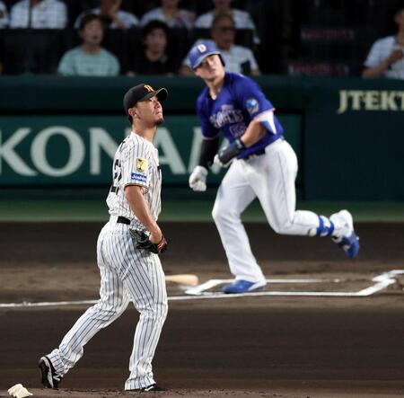 １回、伊藤将は細川に先制２ランを許す（撮影・山口登）