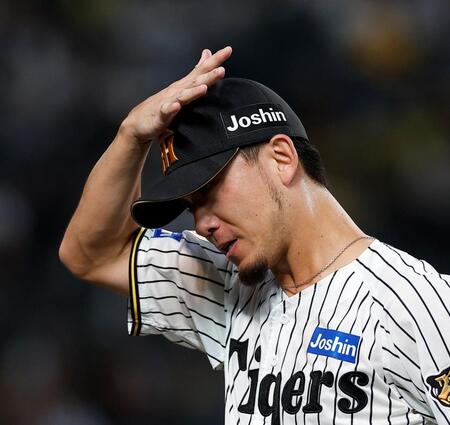 初回に２点を失いベンチに戻る伊藤将（撮影・西田忠信）