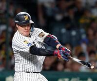 ５回、中前打を放つ大山（撮影・西田忠信）