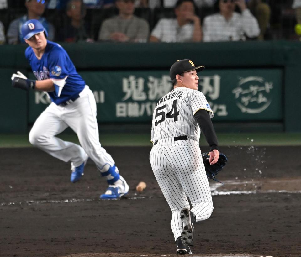 １１回、細川成也に先制打を許す木下（撮影・飯室逸平）