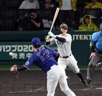 ４回、代打の糸原は二塁併殺打に倒れる（撮影・山口登）