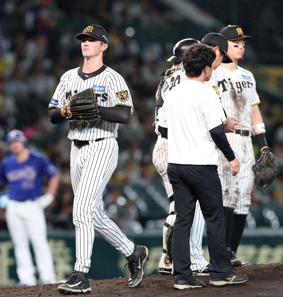 ４回途中、降板するルーカス（撮影・西田忠信）