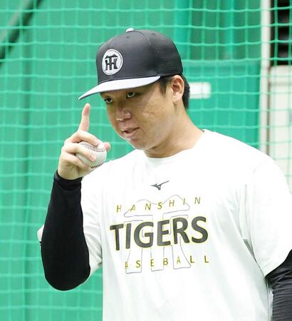 　登板へ向け調整を続ける村上（撮影・西田忠信）