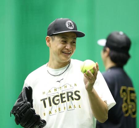 明るい表情で調整する大竹（撮影・西田忠信）