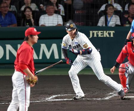 １回、左翼線に２点適時二塁打を放つ大山（撮影・山口登）