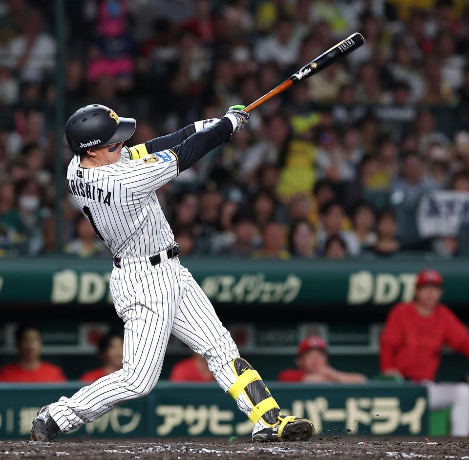 ４回、２ランを放つ森下（撮影・西田忠信）