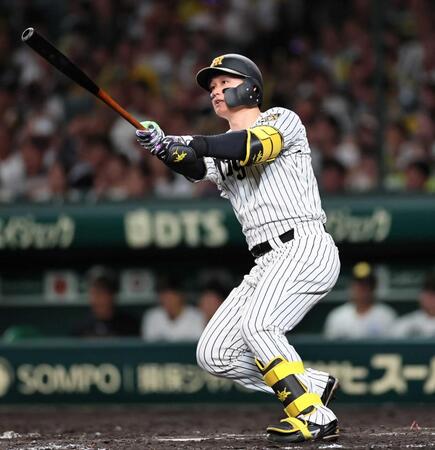 　４回、２ランを放つ森下（撮影・田中太一）