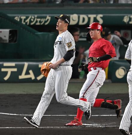 ６回、大盛を打ち取る大竹（撮影・飯室逸平）