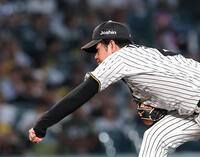 力投する先発の高橋（撮影・西田忠信）