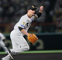 ２回、坂倉の打球に反応する大竹（撮影・田中太一）