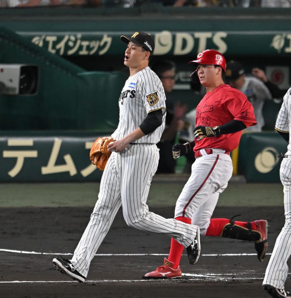 ６回、大盛を打ち取る大竹（撮影・飯室逸平）