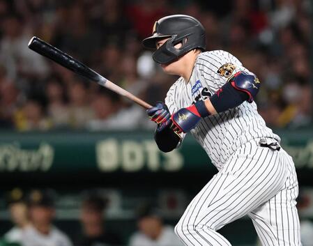 ４回、適時打を放つ大山（撮影・田中太一）