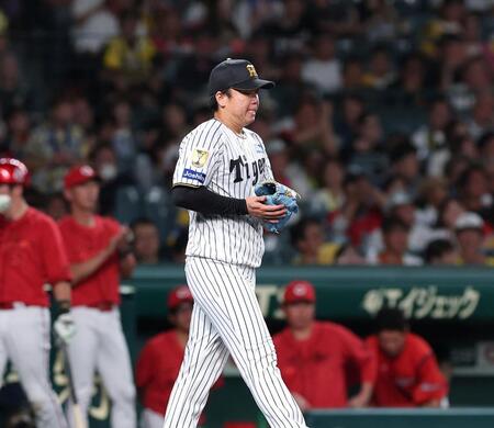 ４回、坂倉に勝ち越し犠飛を許した村上（撮影・西田忠信）