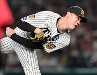 　８回、最少失点に抑える及川