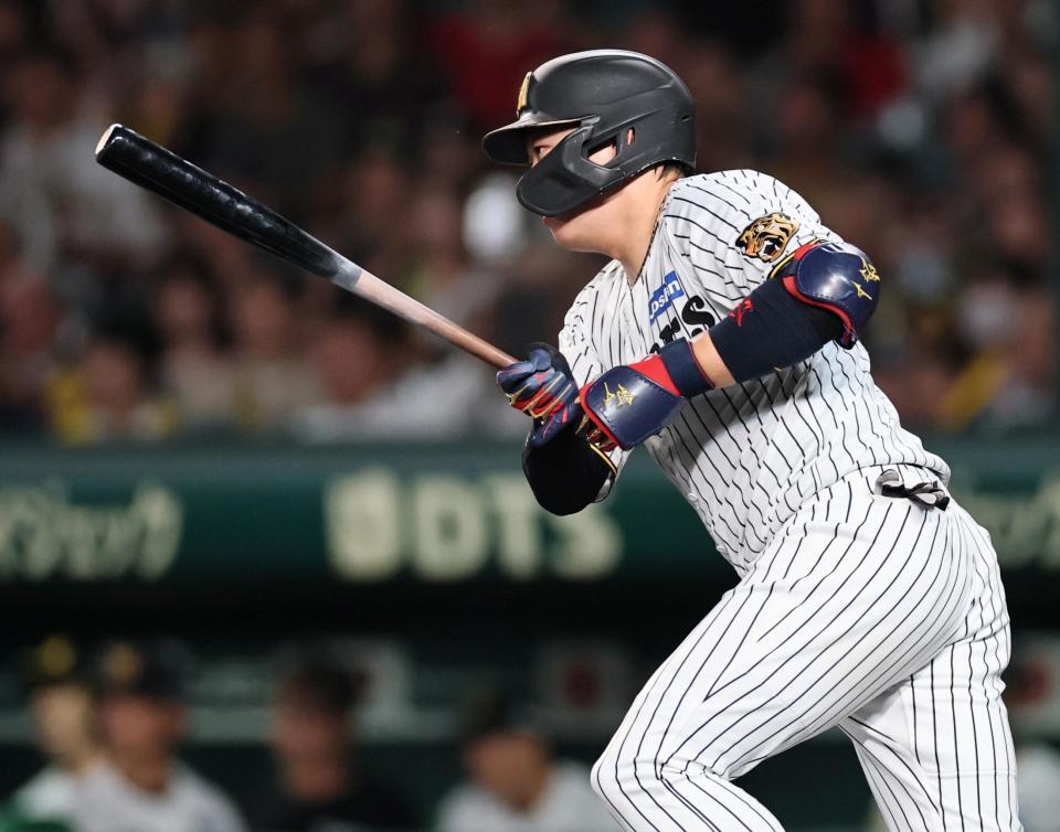 ４回、適時打を放つ大山（撮影・田中太一）