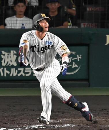 ７回、適時打を放つ木浪（撮影・飯室逸平）