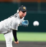 広島打線を相手に力投する村上（撮影・立川洋一郎）