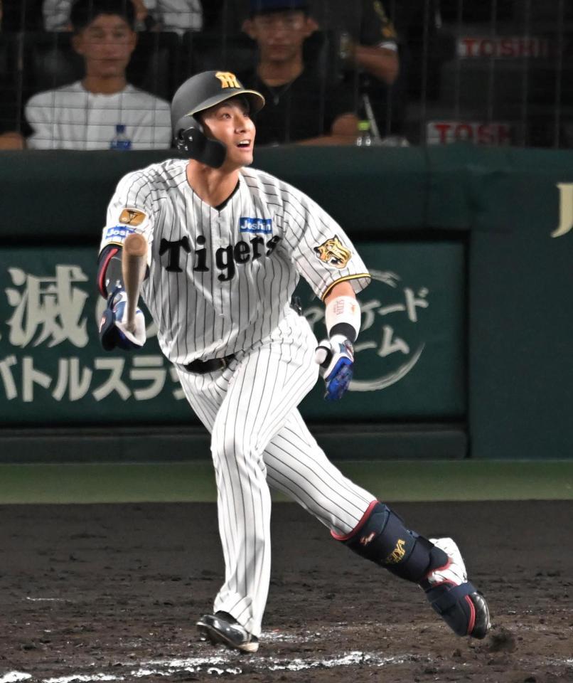 ７回、適時打を放つ木浪（撮影・飯室逸平）