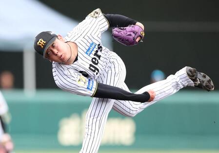 １回、力投する先発投手の小川（撮影・中田匡峻）