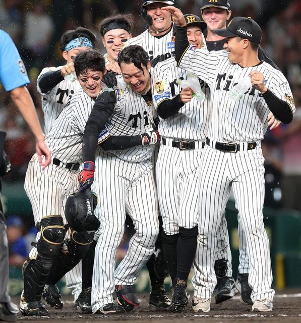 大山が劇的サヨナラ弾!マジック「10」