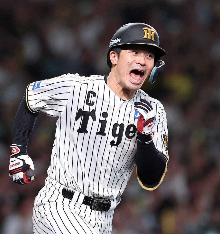 　６回、左前打を放ち声を上げる坂本（撮影・西田忠信）