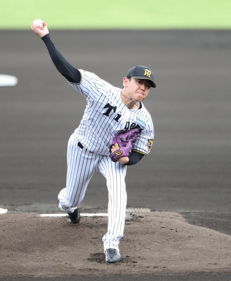 １回、力投する先発投手の阪神・小川一平＝日鉄鋼板ＳＧＬスタジアム尼崎（撮影・中田匡峻）
