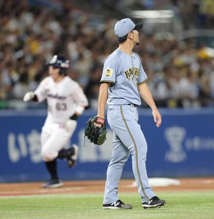 １回、増田に２ランを浴びた伊藤将（撮影・西岡正）