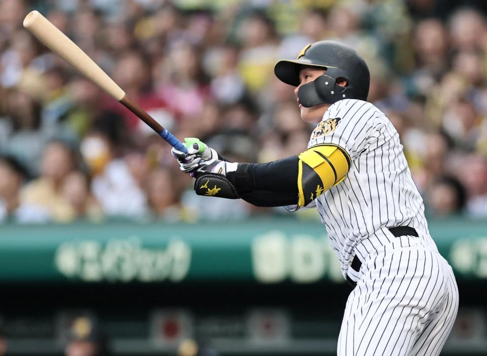 ３回、適時打を放つ森下（撮影・田中太一）