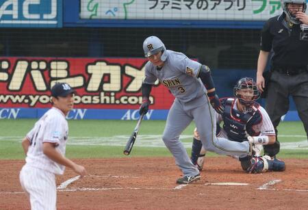 ６回、左前に先制適時打を放つ大山（撮影・金田祐二）