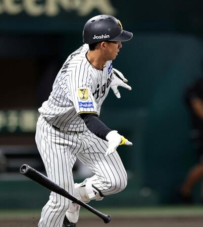 ７回、左翼線に二塁打を放つ立石（撮影・山口登）