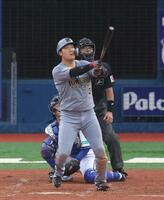 ４回、左越えソロを放つ大山（撮影・金田祐二）
