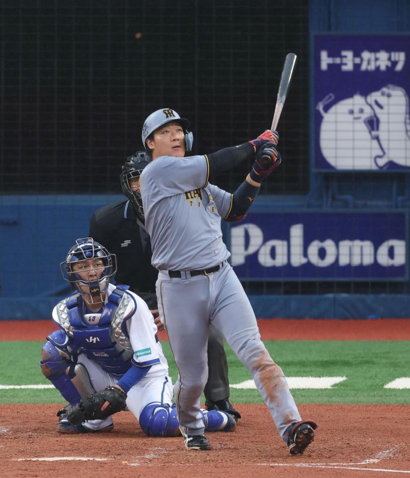 ４回、左越えソロを放つ大山（撮影・金田祐二）