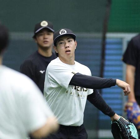 守備練習をする工藤（撮影・西田忠信）