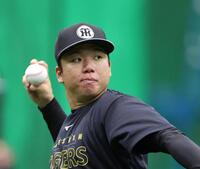 キャッチボールで調整する村上（撮影・西田忠信）