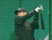 打撃練習をする梅野（撮影・西田忠信）
