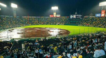 　雨天のため中止となった甲子園球場（撮影・立川洋一郎）