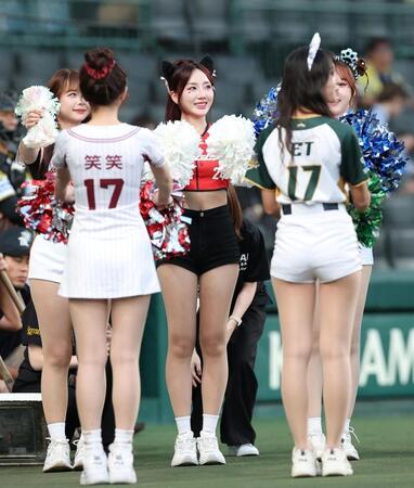 甲子園に登場した台湾チア（撮影・西田忠信）